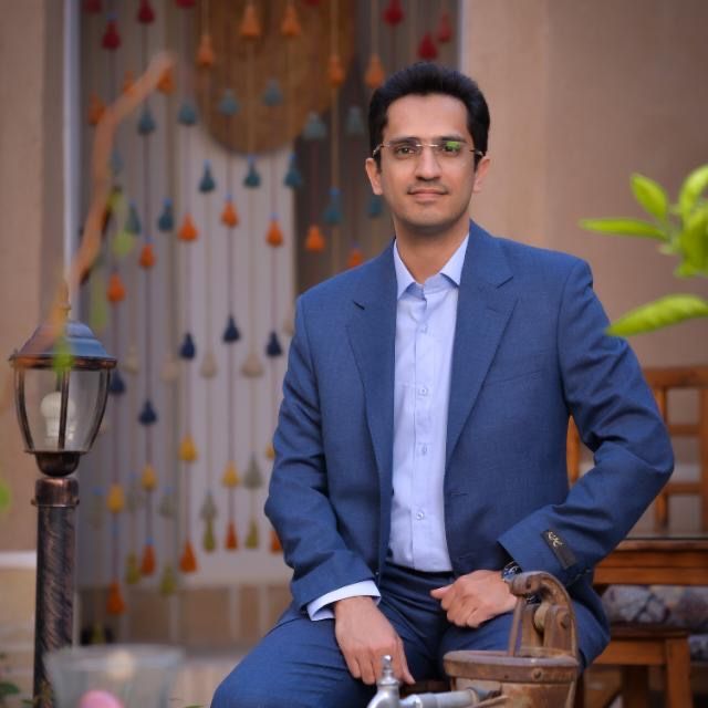 سیدمجتبی میرزاده متخصص گوش و حلق و بینی و جراحی سر و گردن