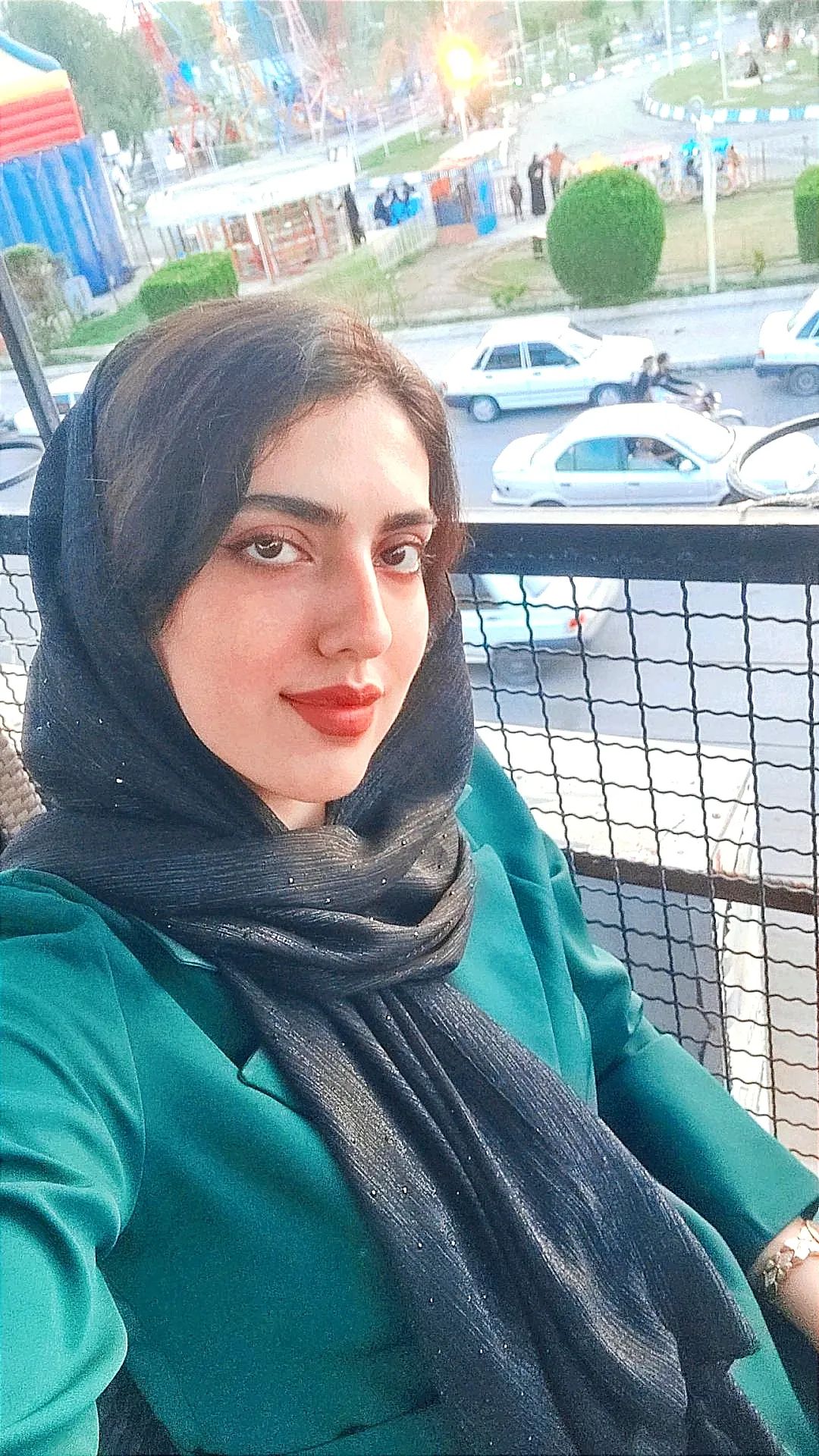 دکتر هستی سهیلی اصل کارشناسی مامایی