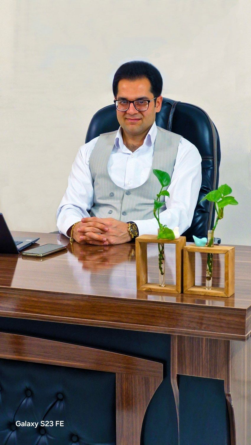دکتر رضا شاکری