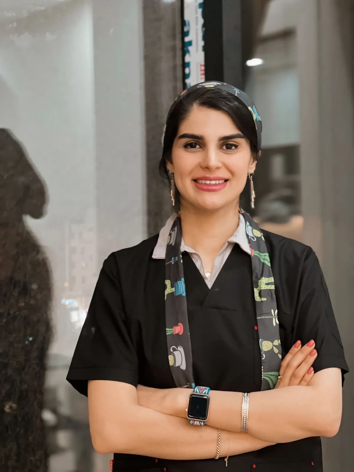 دکتر پردیس علیزاده عطار دکترای حرفه ای دندانپزشکی، درمان ریشه و عصب کشی، پروتز ثابت و متحرک، اطفال، زیبایی و طراحی لبخند، جراحی و ایمپلنت
