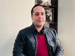 دکتر امیر چشم جهان بین