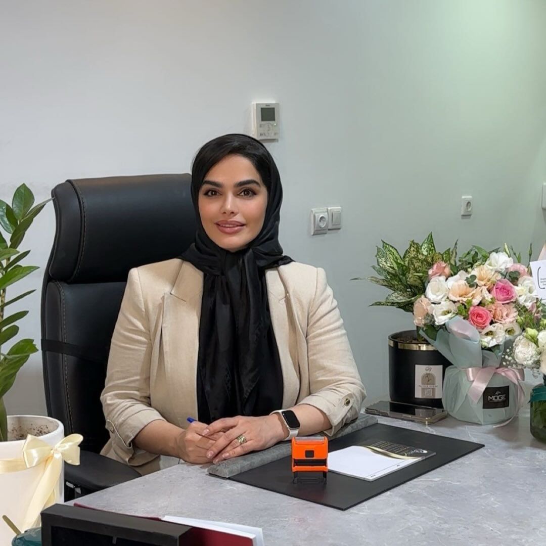 دکتر نازنین حاجی زاده