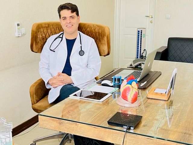 دکتر علیرضا بخشی