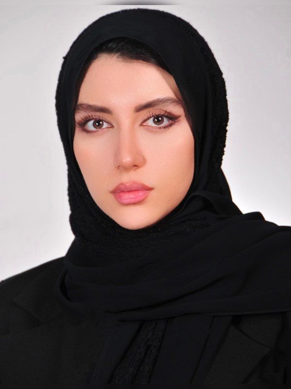 دکتر آیناز هادی