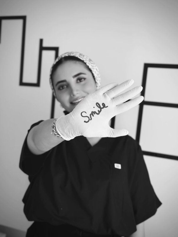 سارا پهلوان زاده دکترای دندانپزشکی