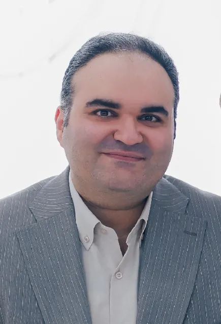 دکتر پویا تناسان دکترای پزشکی