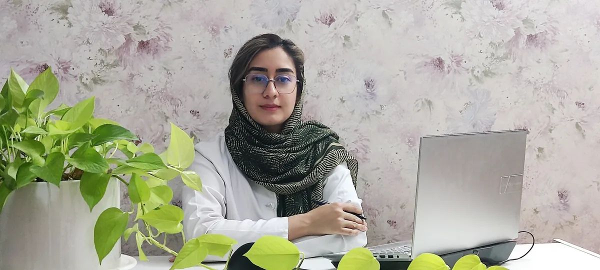 عارفه حسنی بافرانی کارشناسی مامایی
