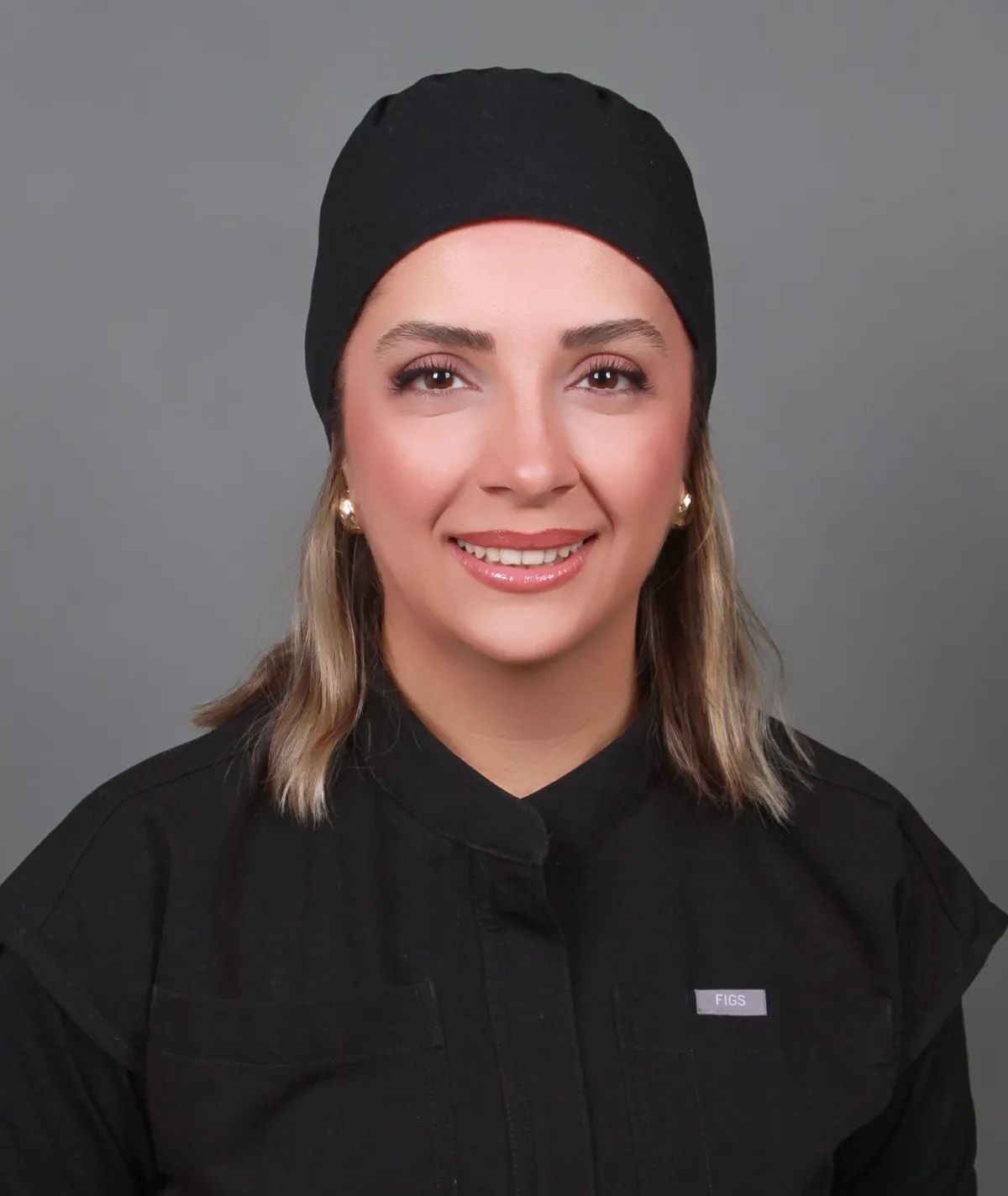 دکتر پریا دانش دکترای دندانپزشکی
