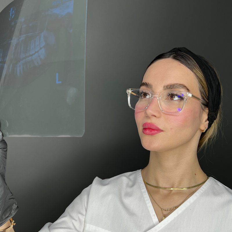 دکتر عطیه صادقلو