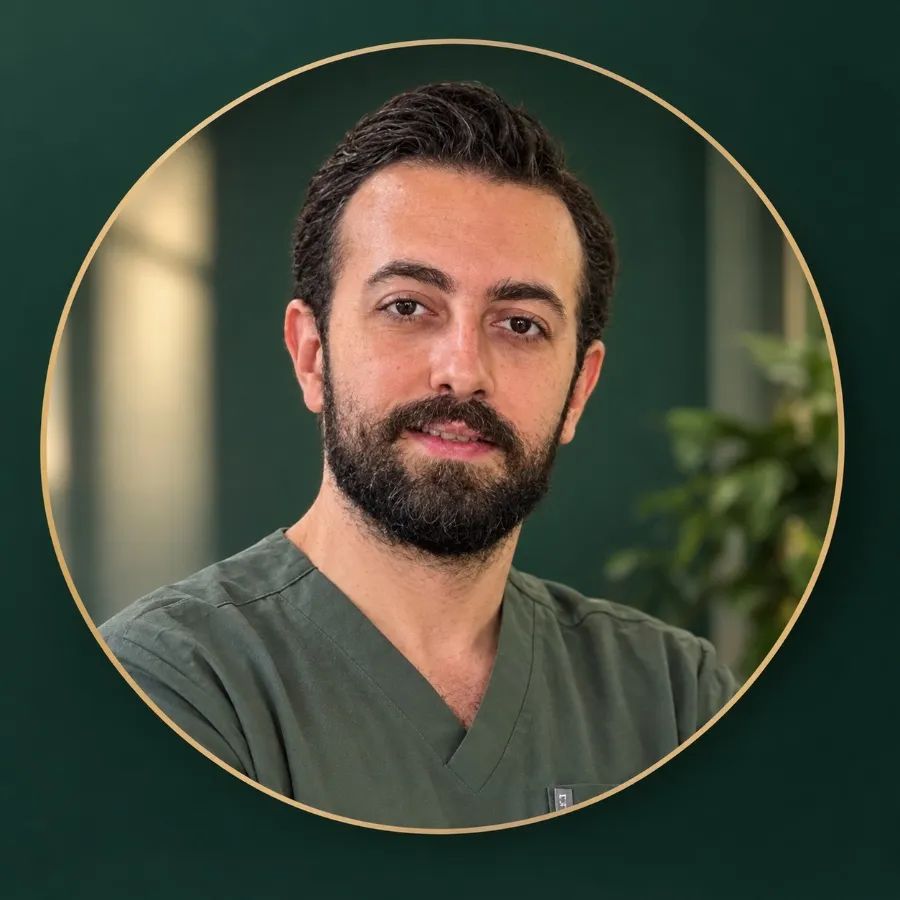 دکتر اشکان بادکوبهء دکترای دندانپزشکی