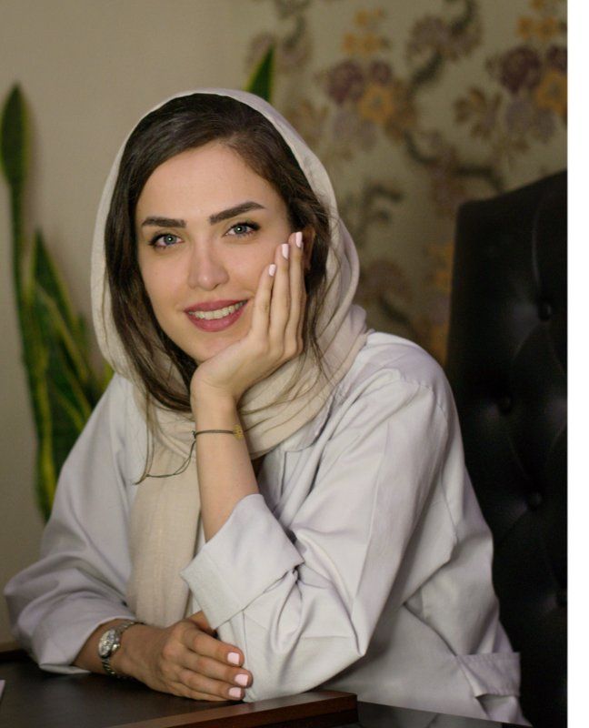 دکتر نادیا افشاری
