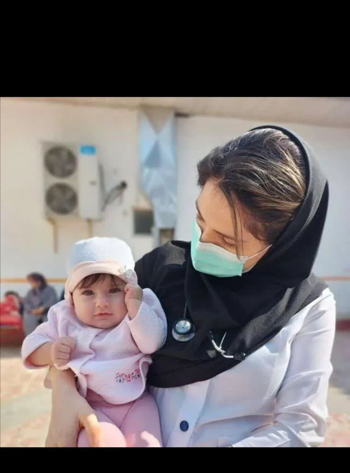 دکتر حانیه اسفندیار متخصص نوزاد و کودک و نوجوان