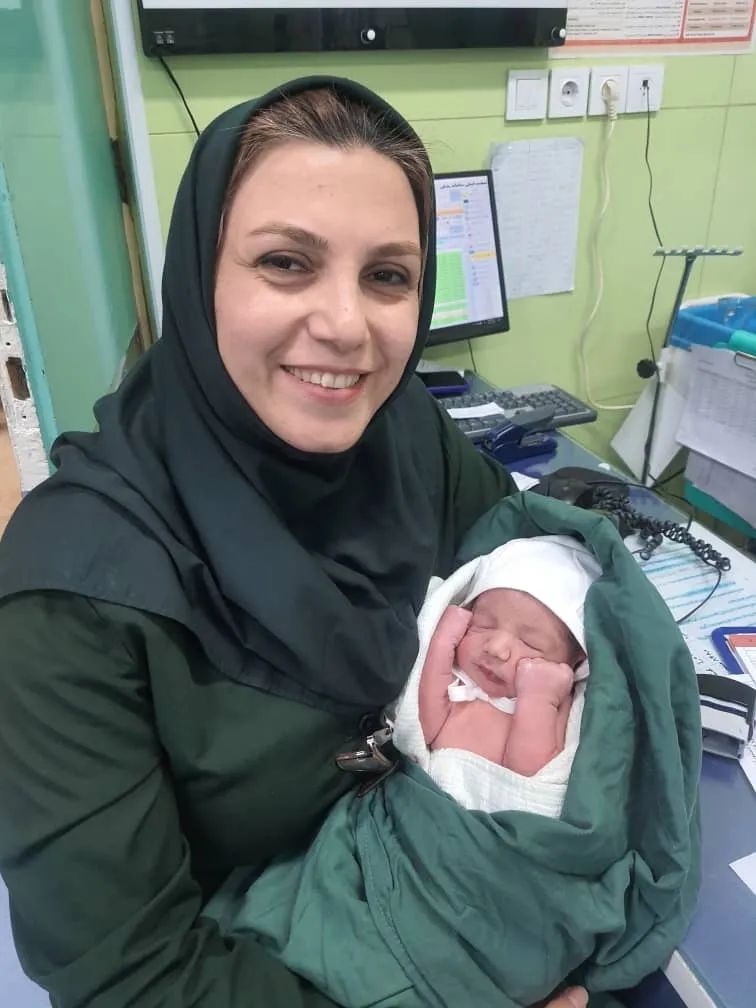 آسیه اوجاقی کارشناس مامایی