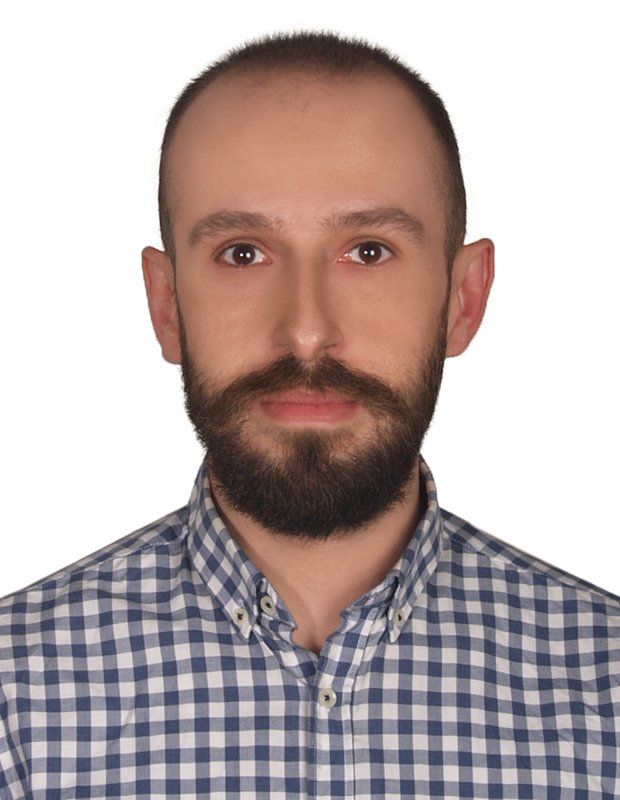 دکتر امیر احمد آهنی جراح و متخصص بیماری های مغز و اعصاب و ستون فقرات