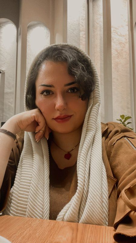 دکتر نیلوفر یاوری