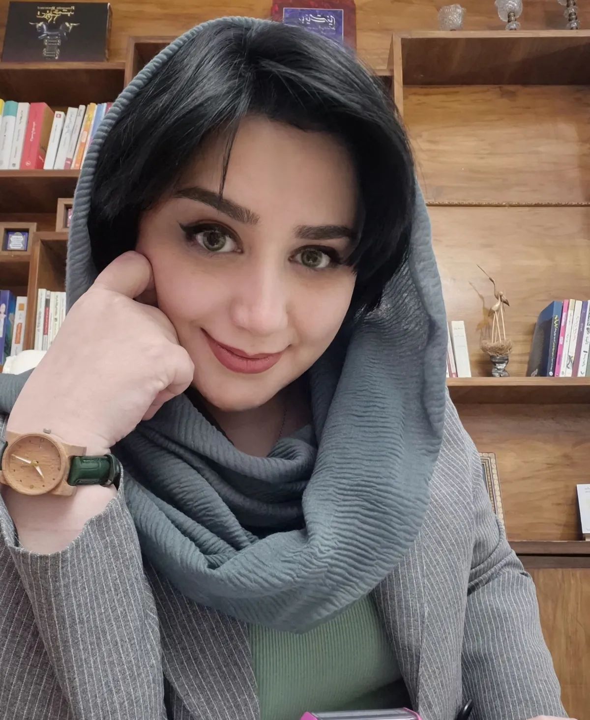 افسانه کاظمی متخصص اعصاب و روان ، روانپزشک ، روان درمانگر