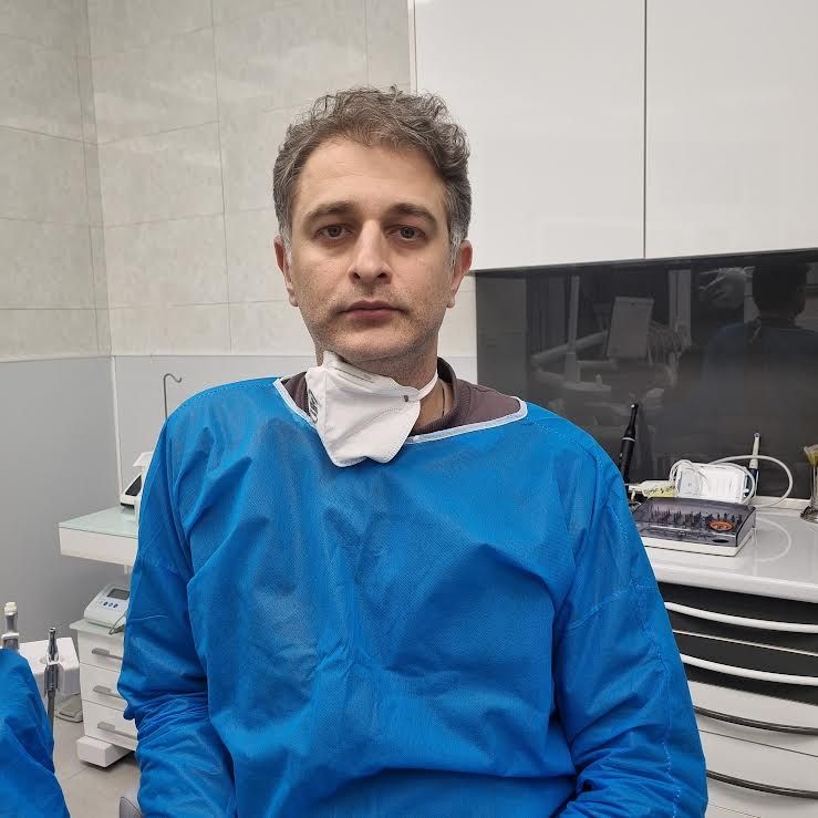 دکتر رضا شکیبائی دکترای دندانپزشکی