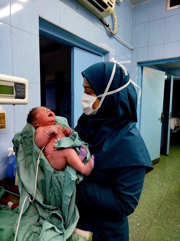 دکتر مریم شیرینی پزشک متخصص زنان و زایمان، دارای بورد تخصصی از دانشگاه علوم پزشکی اصفهان