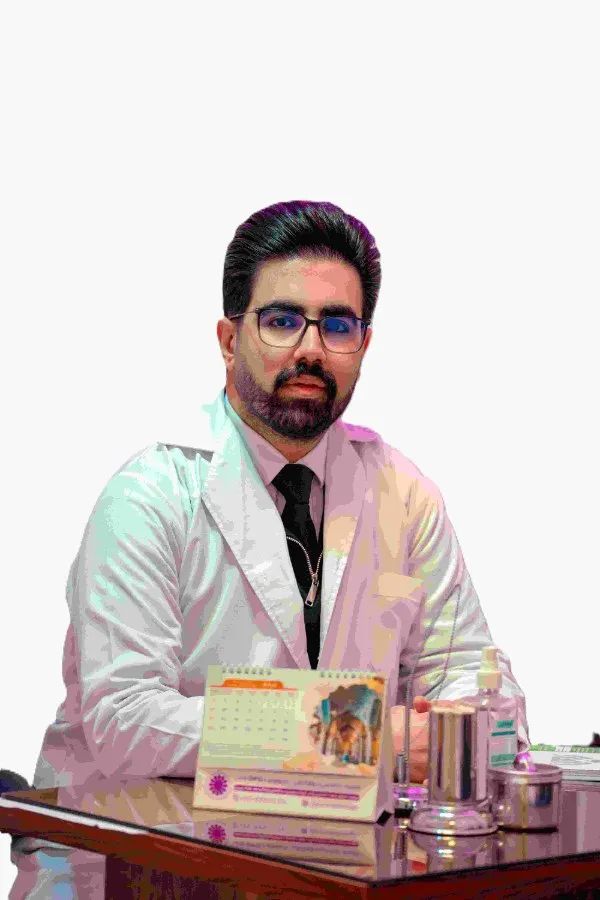 علی پاکدل دکترای پزشکی