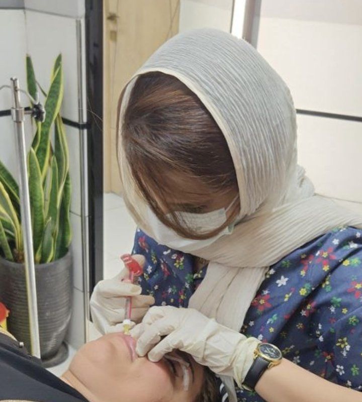 دکتر عارفه اکابری
