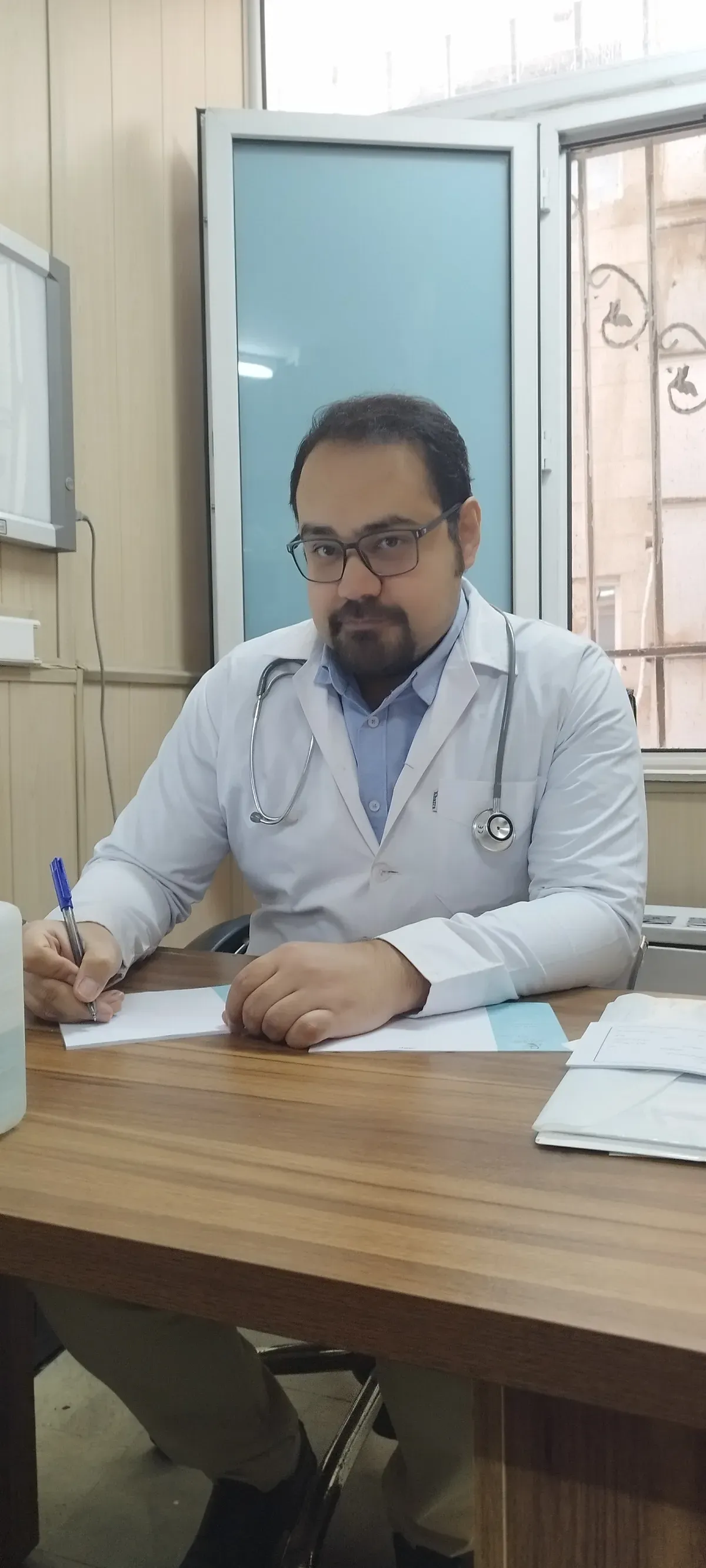دکتر سهیل ریوندی متخصص بیماریهای داخلی