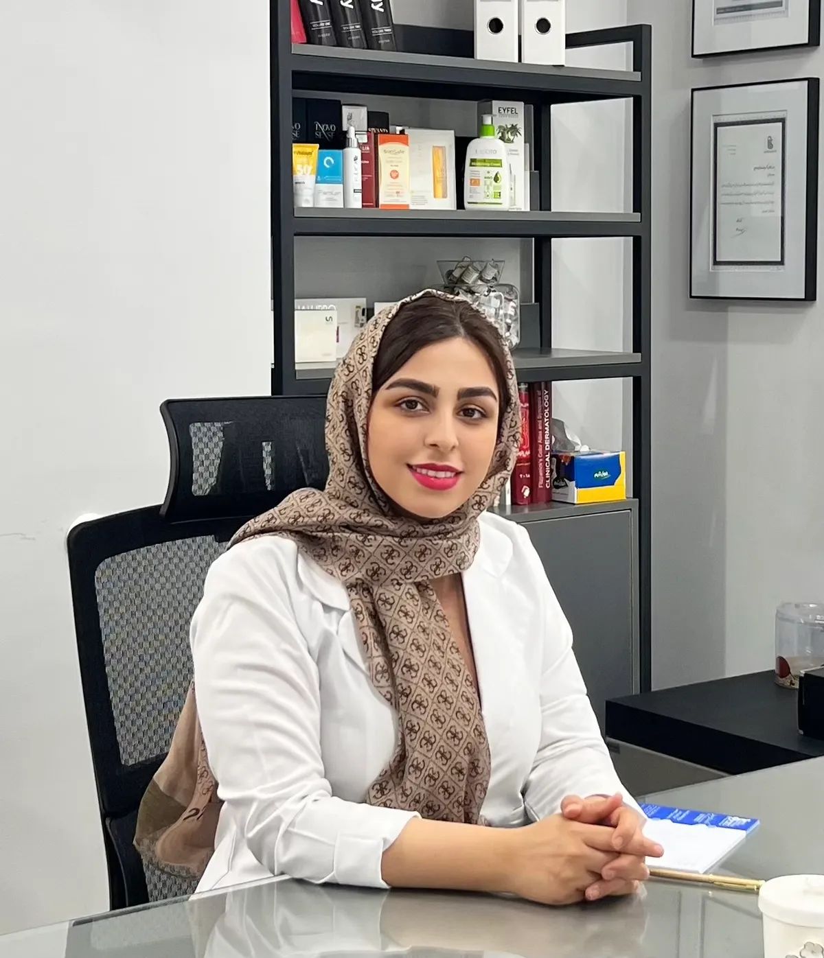 دکتر زهرا محمدی متخصص بیماری‌های پوست (درماتولوژی), دکترای حرفه ای پزشکی