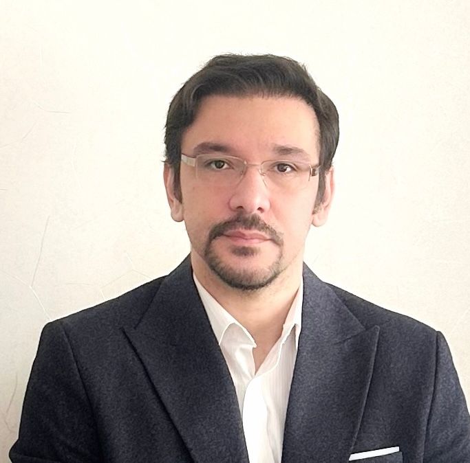 دکتر حسام امینی
