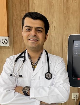 دکتر سعید کاوسی غربی متخصص قلب و عروق و دارای بورد تخصصی
