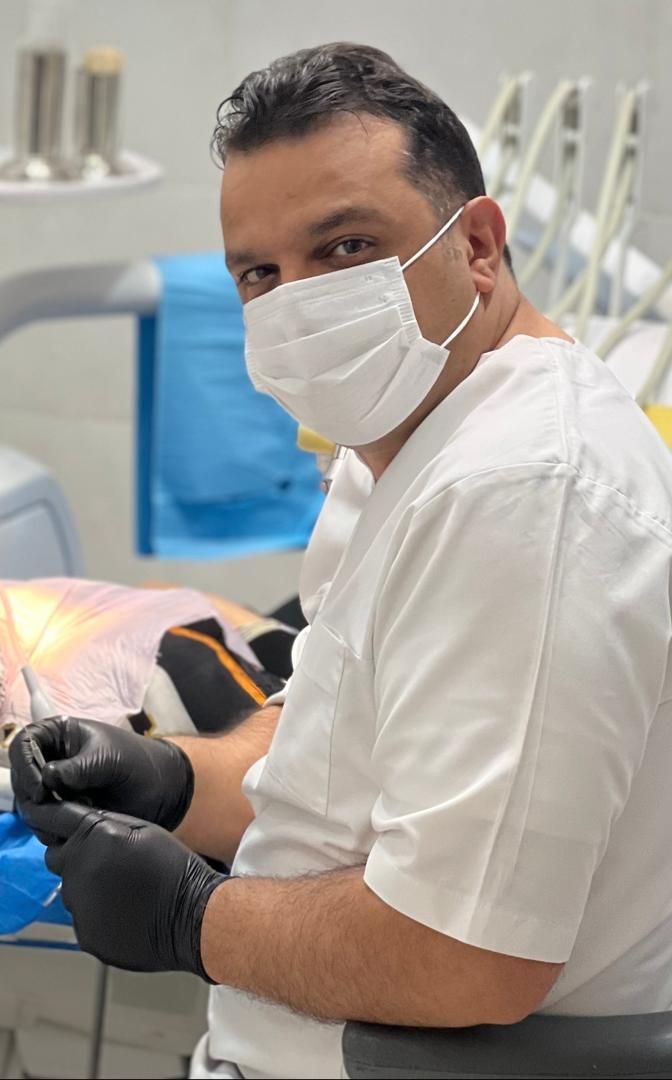 دکتر سعید آخرتی دکترای حرفه‌ای دندانپزشکی