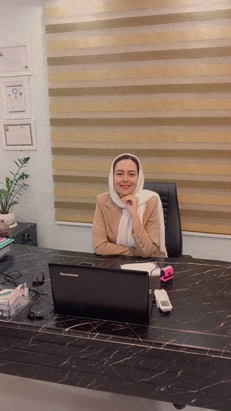 نوشین نقیب زاده داخلی