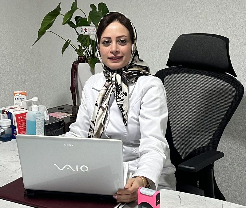 دکتر  