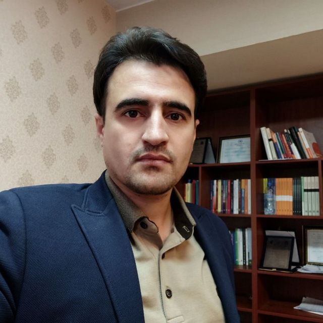 دکتر الیاس اکبری