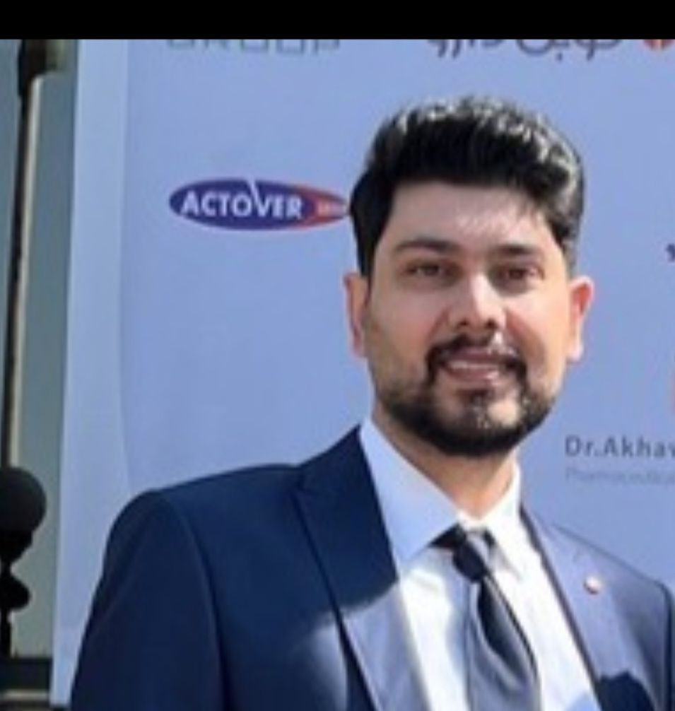 دکتر احسان عارف نیا