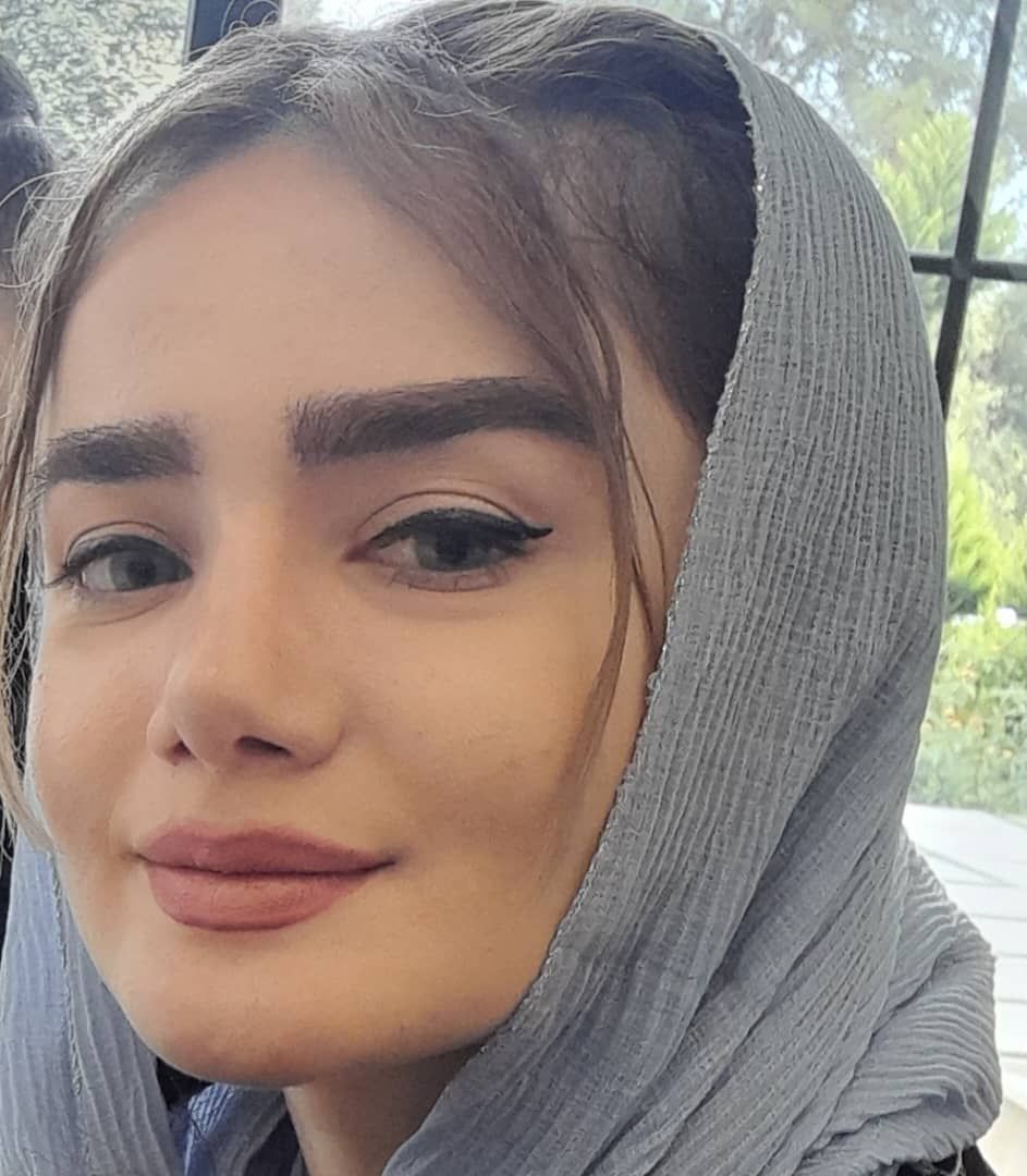 دکتر عارفه غمگسارخورشیدی