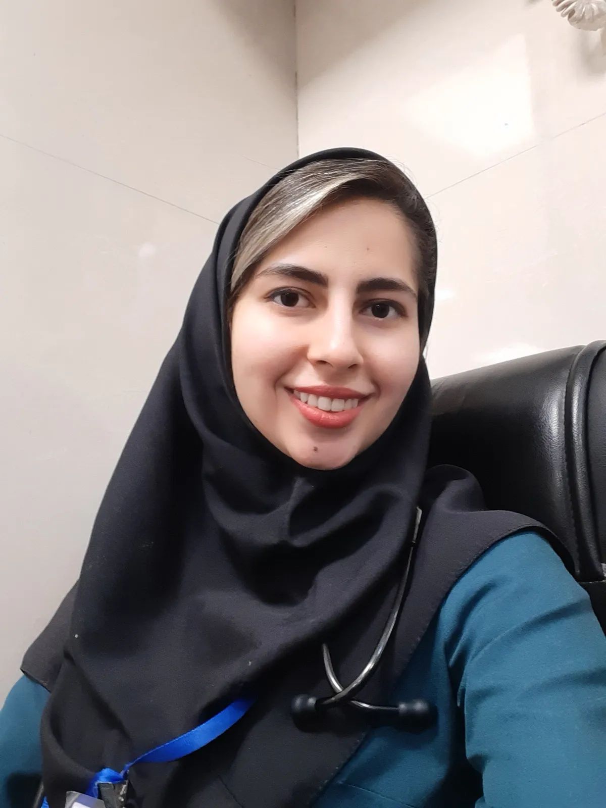 عارفه مهدی زاده تهرانی دکترای حرفه‌ای پزشکی
