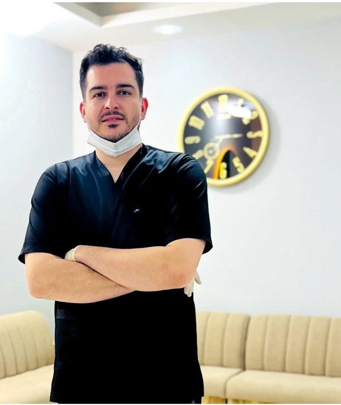 دکتر وحید رستمی