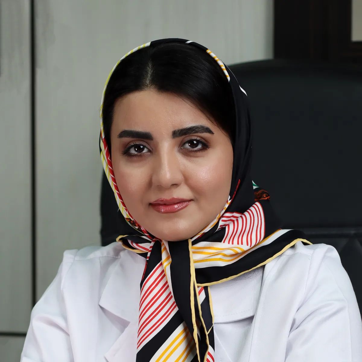 دکتر زهرا نشاط متخصص زنان و زایمان, دکترای پزشکی