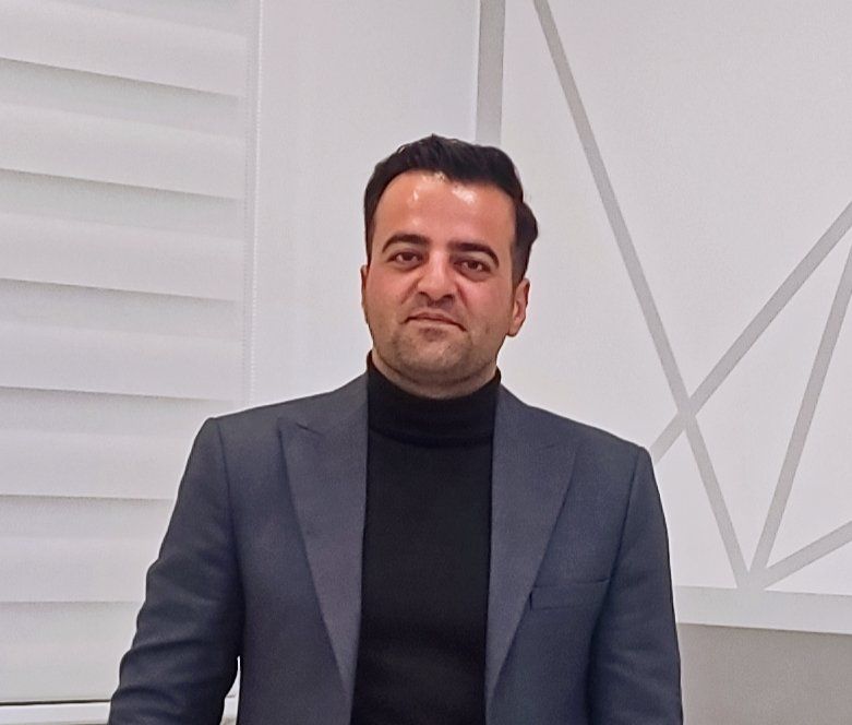دکتر هیوا شاکری
