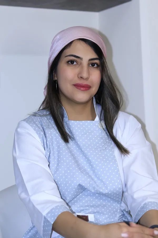 دکتر پردیس زینلی کرمانی دکترای پزشکی