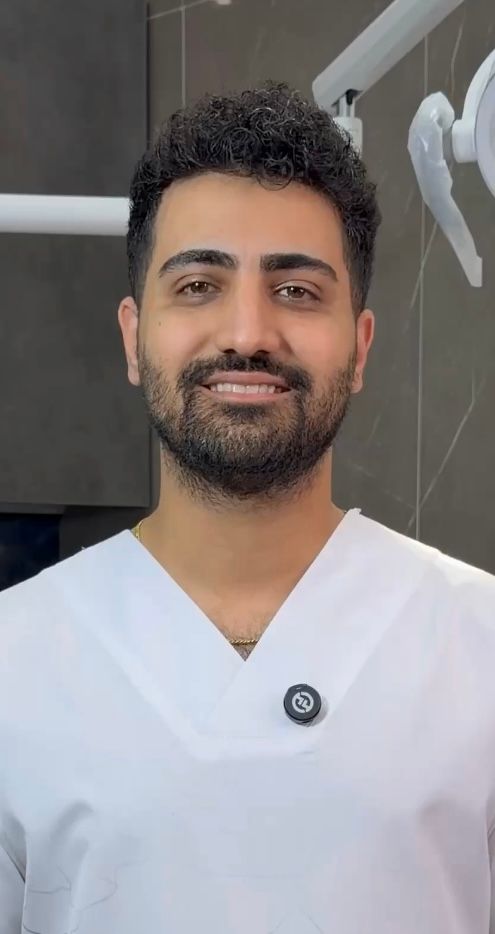 دکتر آرش معینی دکترای دندانپزشکی