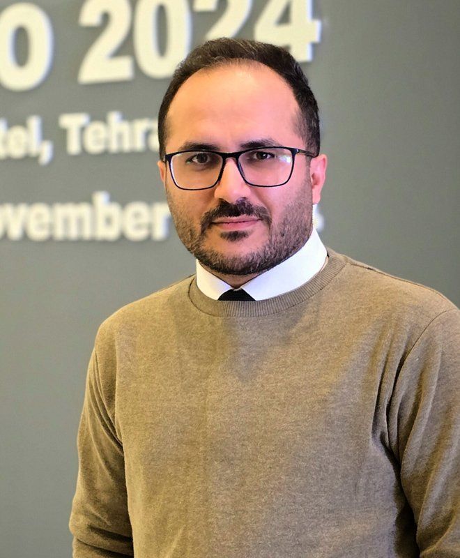 دکتر احسان هادی پور