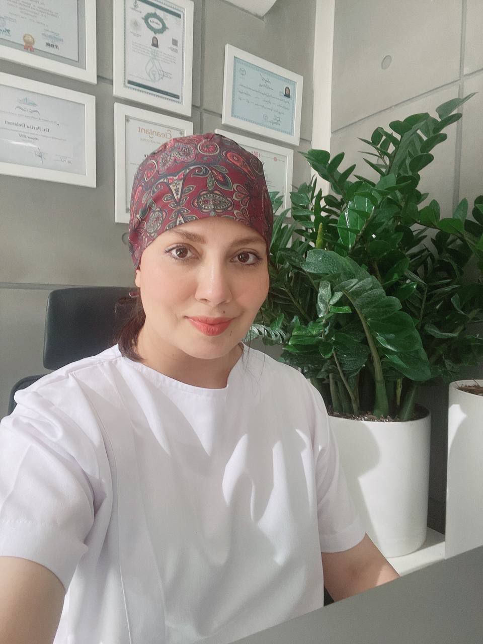 دکتر پریسا دلاوری دکترای دندانپزشکی