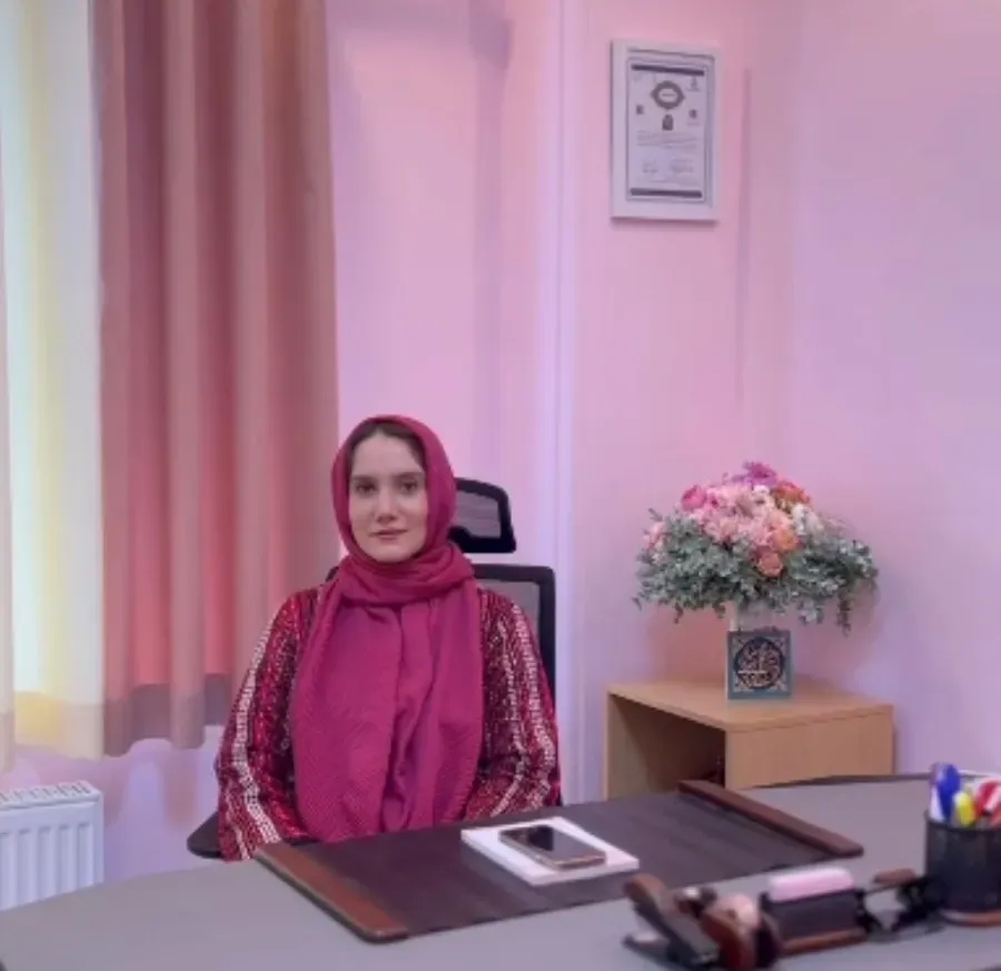دکتر حوری کریمی لاخانی متخصص زنان و زایمان