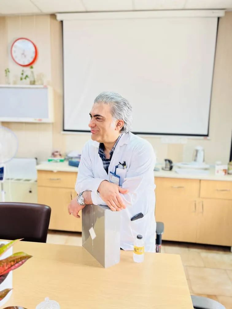 دکتر ارش عباسی فوق تخصص کلیه اطفال