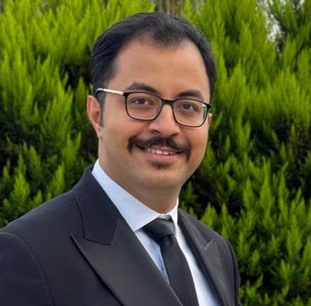 دکتر علی کیهانی پیردهی چشم پزشکی
