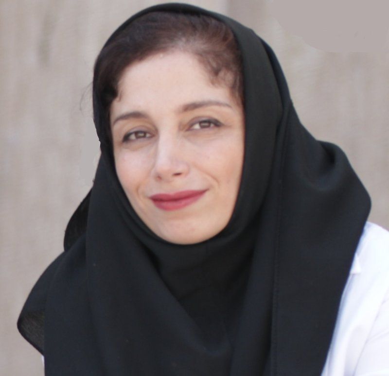 دکتر مانا فردادامینی دکترای دندانپزشکی
