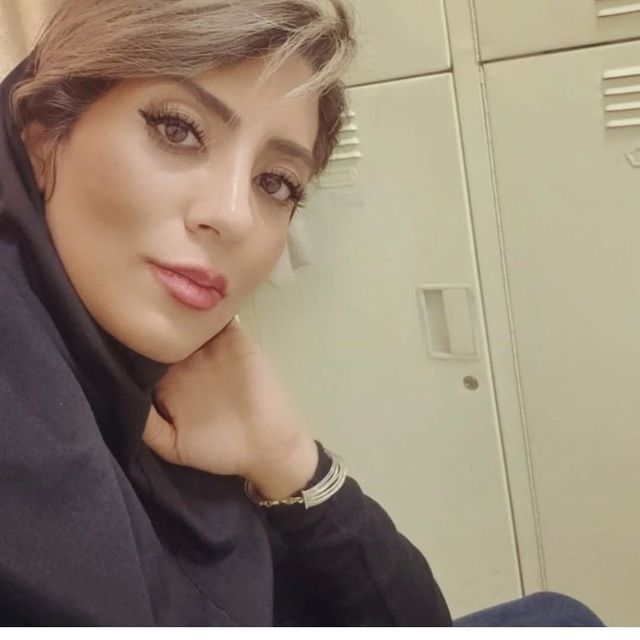 دکتر منا درخشنده دل