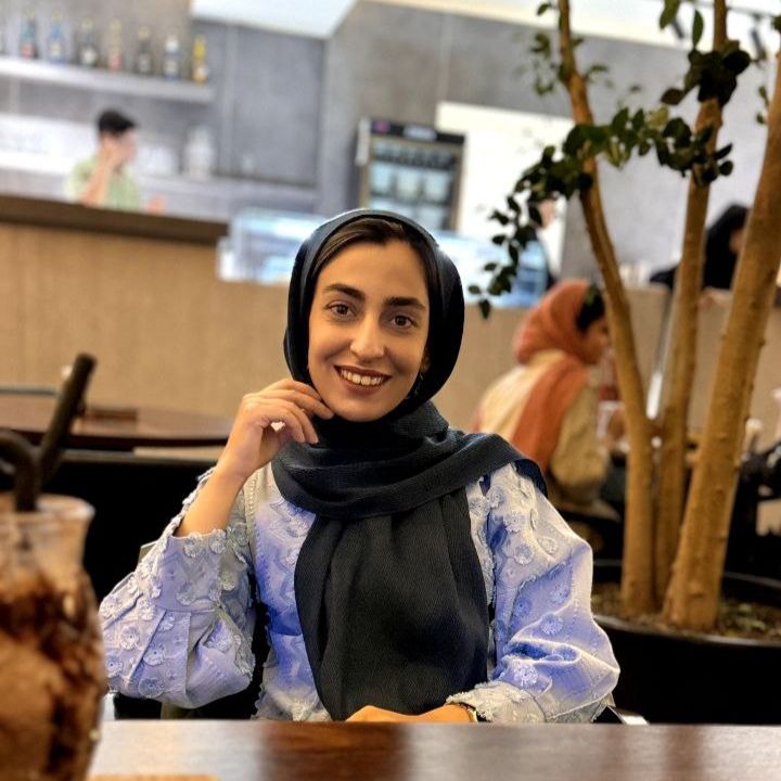 دکتر سارا دهقان منشادی
