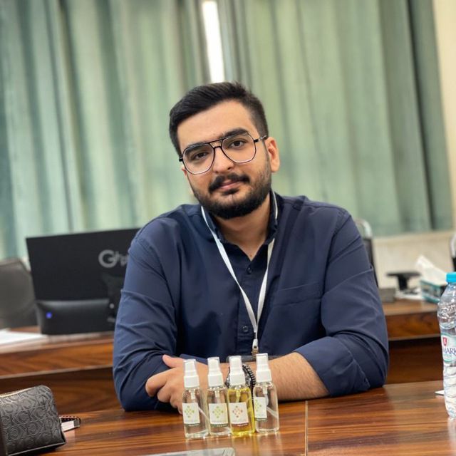 پوریا کمال احمدی کارشناسی علوم تغذیه