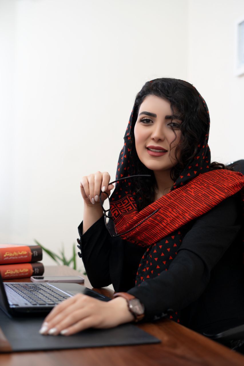 دکتر فاطمه فولادی